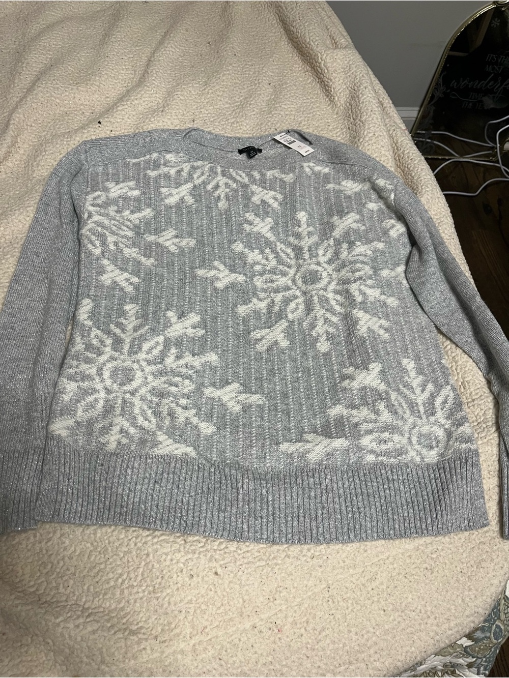 NWT Talbots Light Gray & White Snowflake sparkly Crewneck Sweater